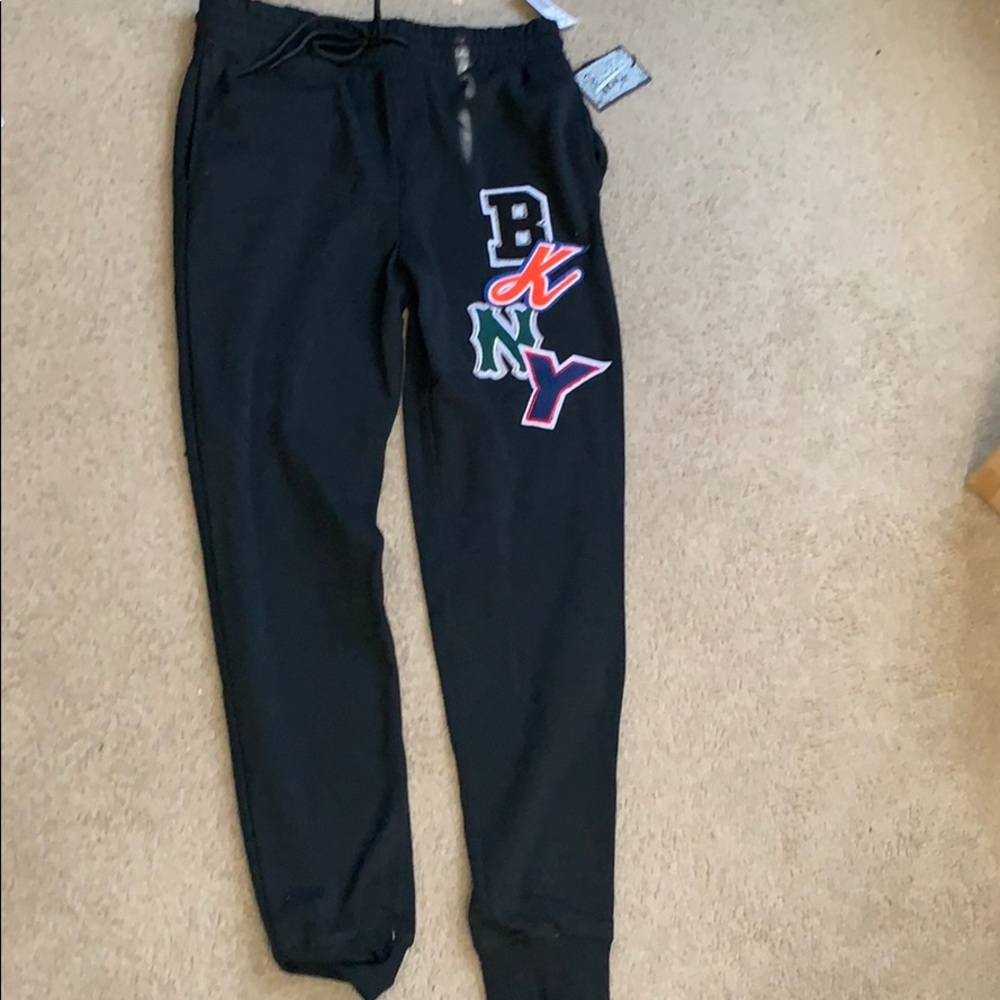 Black jogging pants